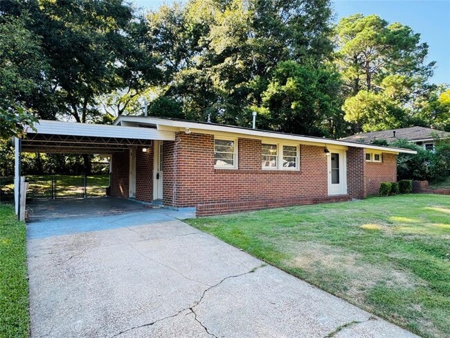 Building Photo - 714 Karen Rd Rental
