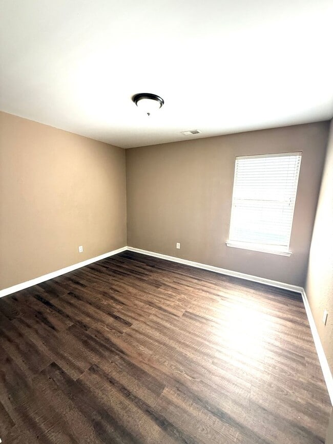 Photo - ** 4 Bed 2 Bath located in Park Lake ** Ca...