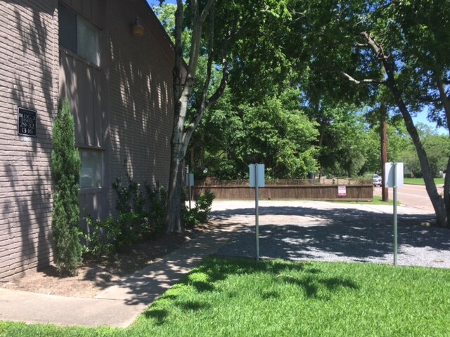 Inverness Gardens
