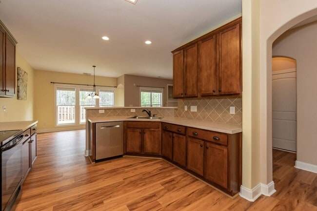 Photo - Lovely Large Family Home in Fuquay!