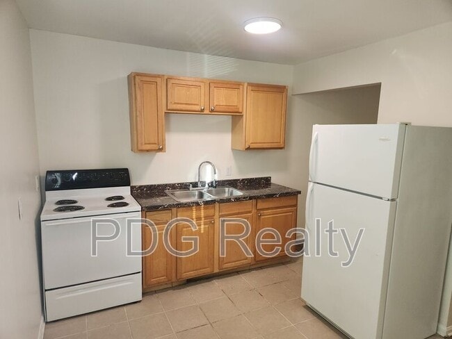 Building Photo - 2009 Terril Ln Unit #24