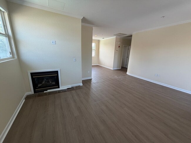 Photo - Lovely Upstairs Unit