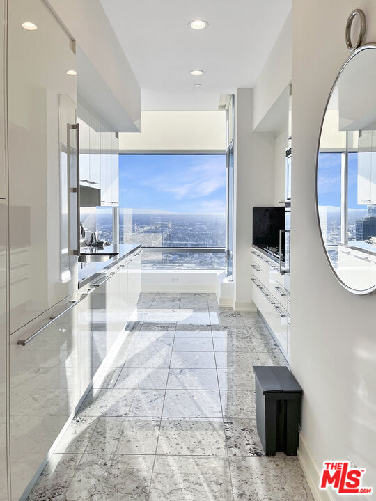 Photo - 900 W Olympic Blvd Unidad 37A