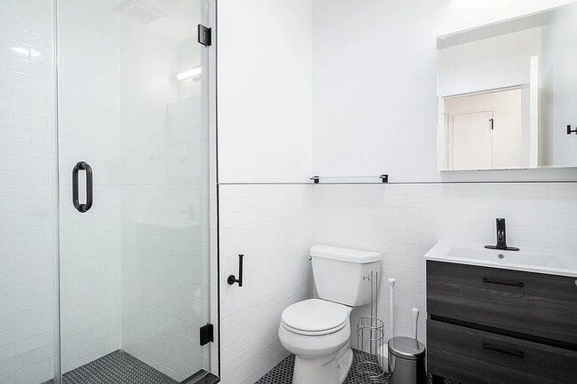 Photo - 283 Evergreen Ave Unit 2R