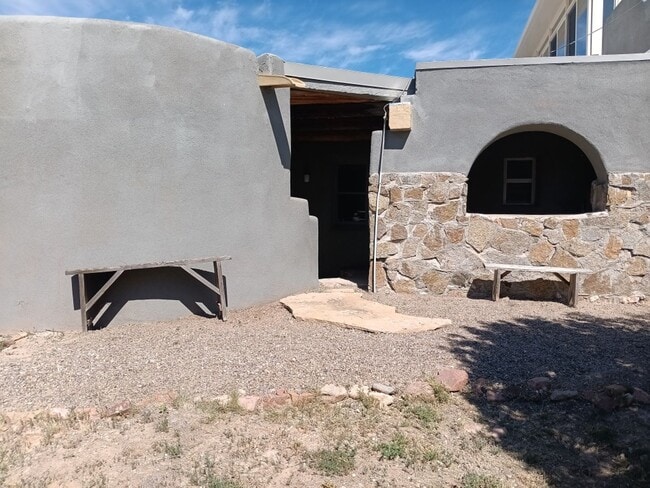 Building Photo - 21B Sudeste Pl Unit Mainhouse