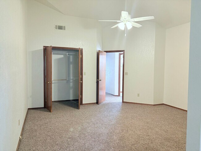 3200 Ridgecrest Ct