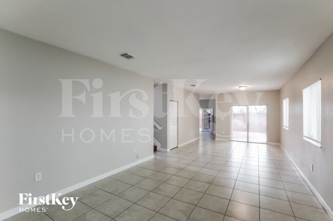 3432 NE 3rd Dr