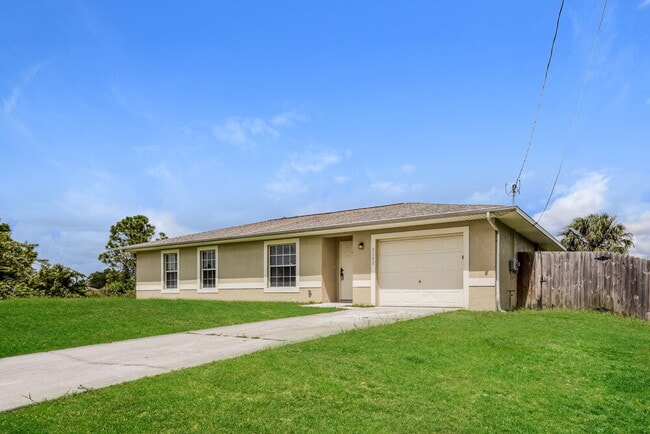 Photo - 3102 39th St SW