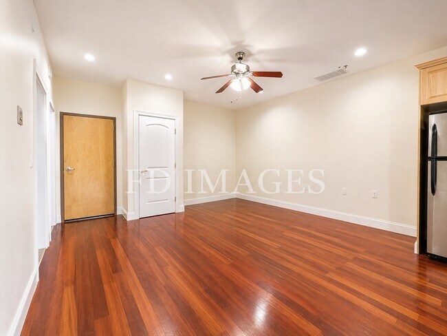 Photo - 661 Bennington St Unit 2