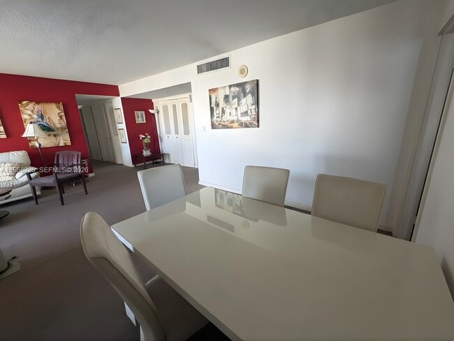 Photo - 17021 N Bay Rd Unidad 706