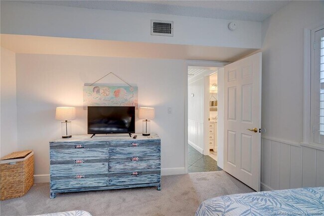Photo - 1289 NE Ocean Blvd Unidad 4 Rental