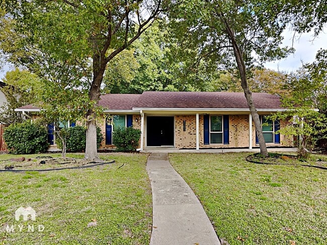 Building Photo - 1303 Hillsdale Dr