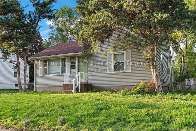 Photo - 8253 Frost Ave