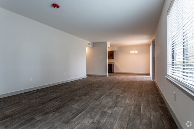 2 Hab, Sala de estar - Glen Oaks