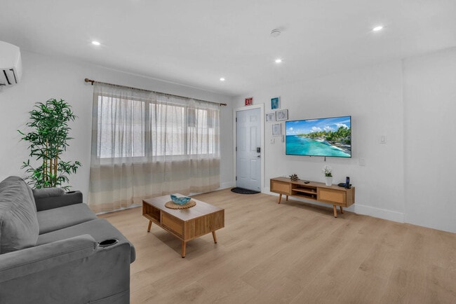 Photo - 312 Elm St Unit SI ID1547732P