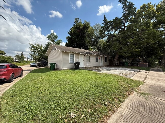 Building Photo - 6603 Avenue T Rental