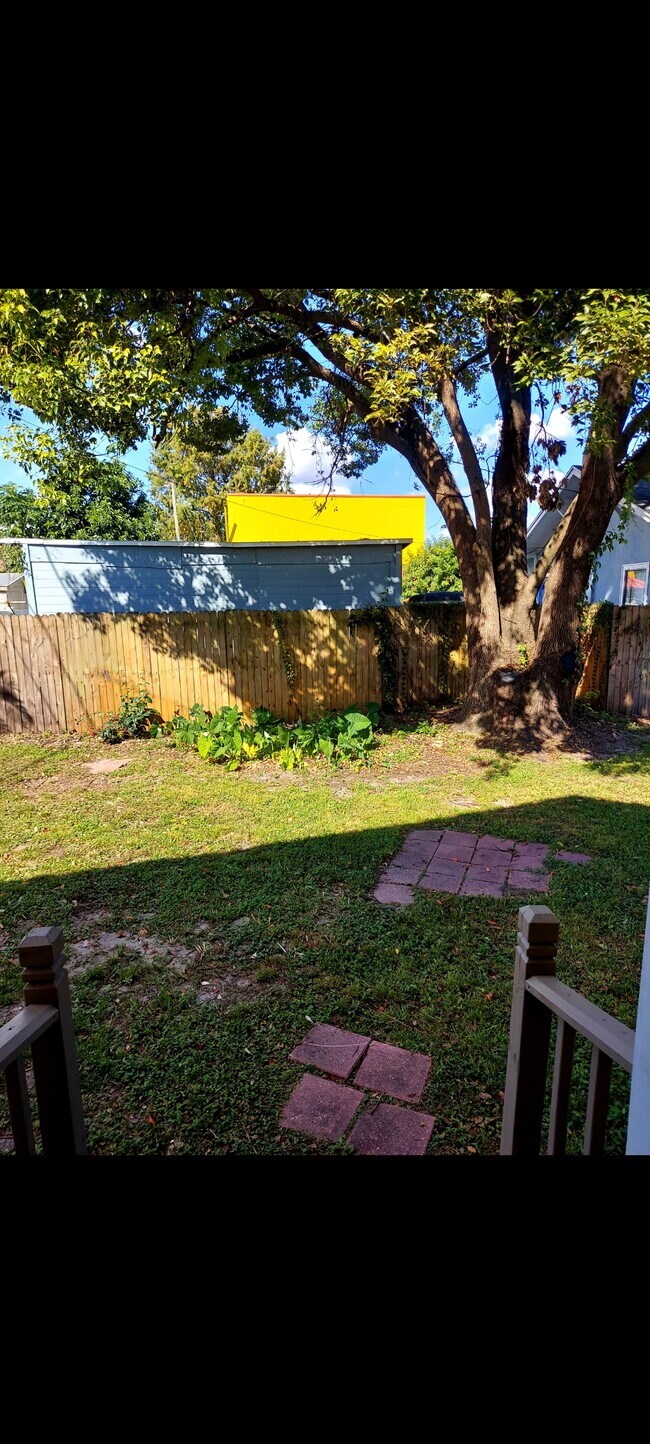 Photo - 409 E Cherry St