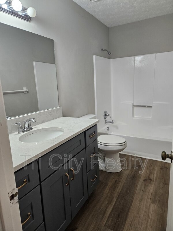 Photo - 135 Rose Ct Unit A