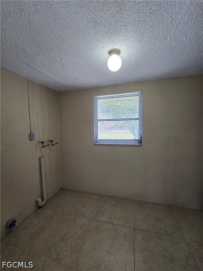 Photo - 702 SE 47th St