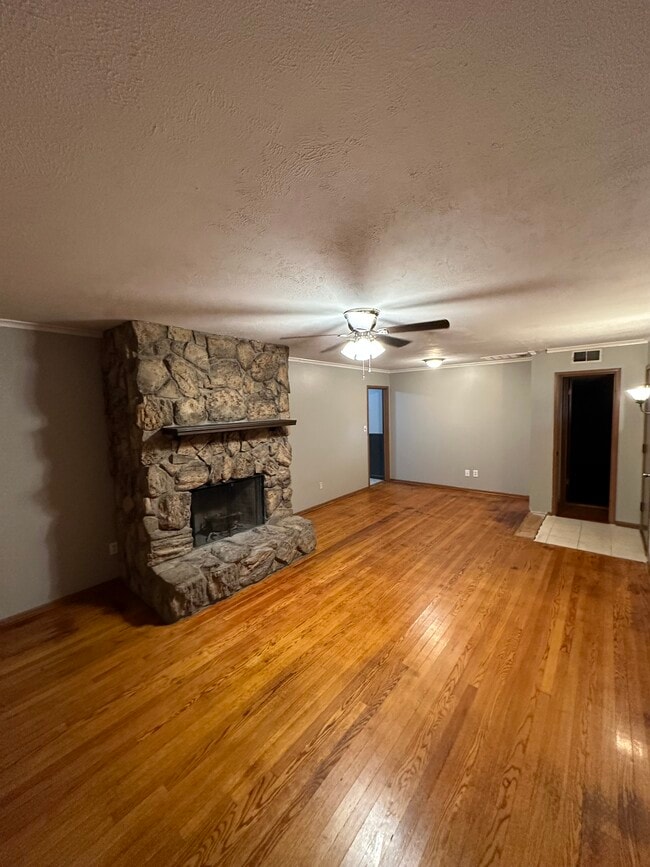 Photo - 332 Tullahoma Dr