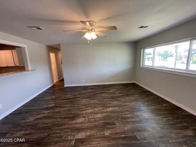 Photo - 1001 Oxford Dr