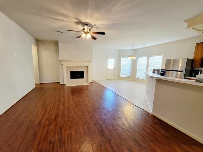 Photo - 812 Featherbrook Ct