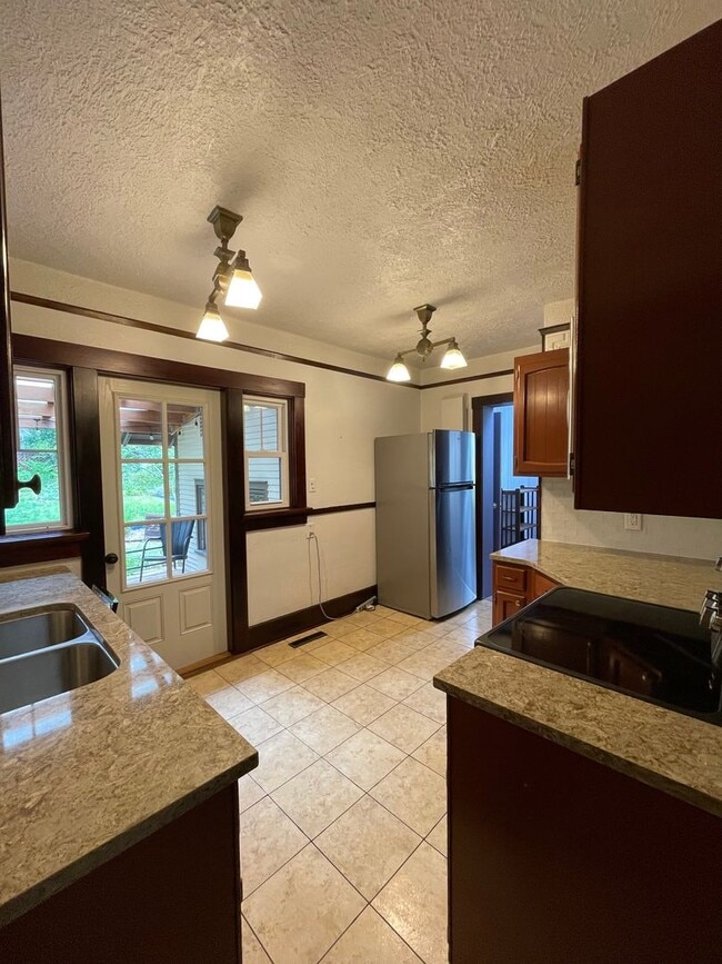 Photo - 3 Bedroom House Walking Distance to Purdue University