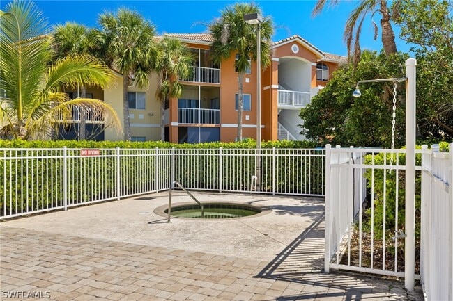 Building Photo - 6401 Aragon Way Unit 204