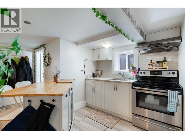 Photo - Ground Floor-2808 W 6TH AVENUE