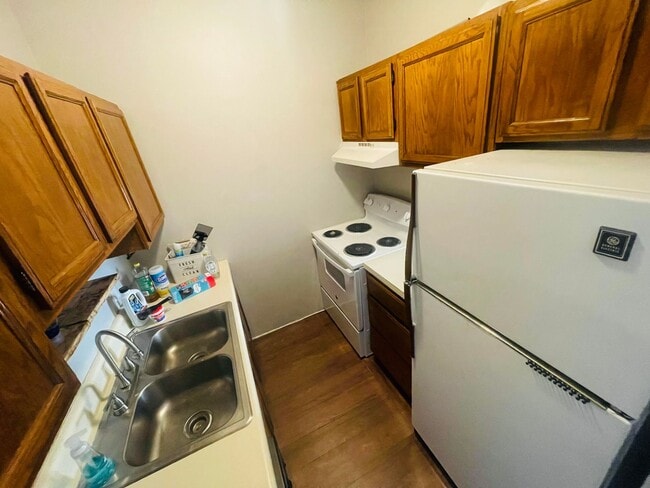 Photo - 285.5 Hudson Ave Unit Apt 2