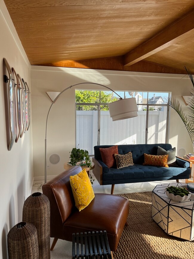 Photo - 2637 Pierpont Blvd