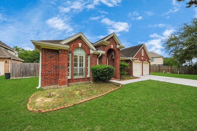 Building Photo - 10214 White Oak Trail Ln