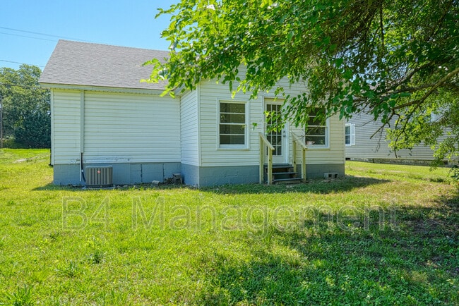 Photo - 151 Church St