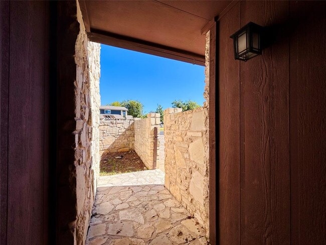 Photo - 11300 Maidenstone Dr