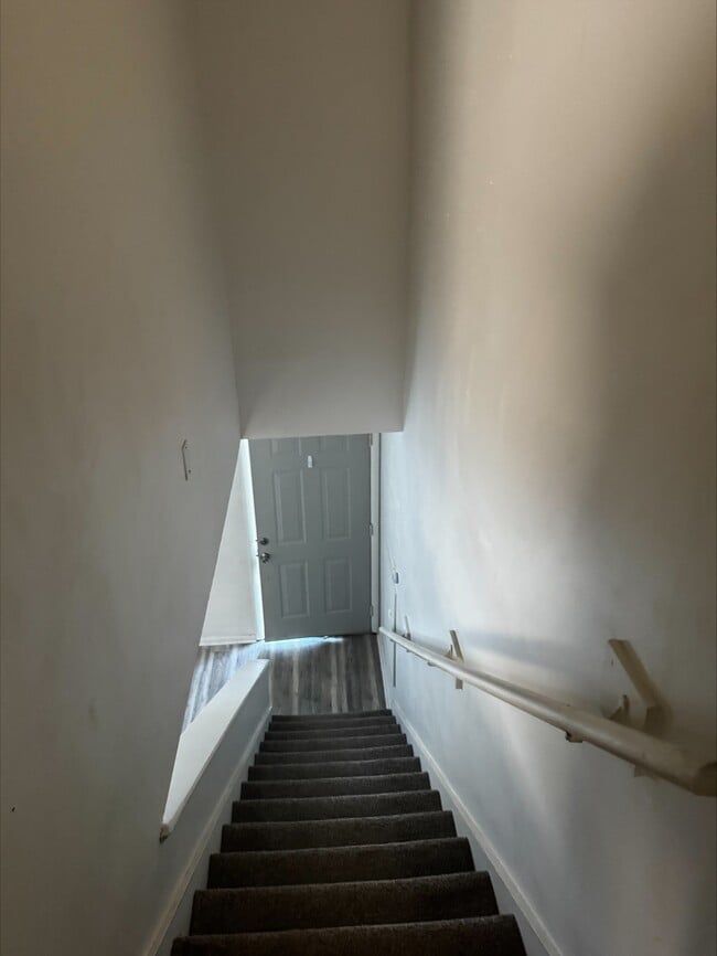 Building Photo - 18 Fra Mar Dr Unit B