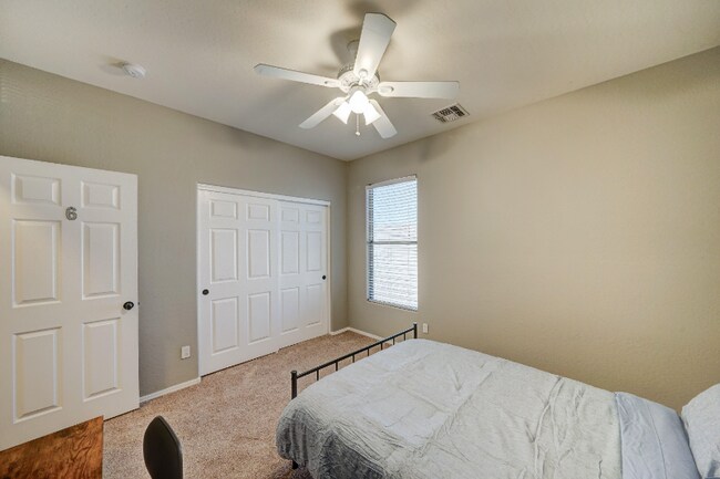 Photo - 10223 W Raymond St