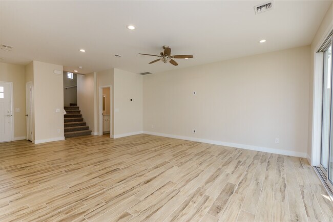 Photo - Gifford Groves