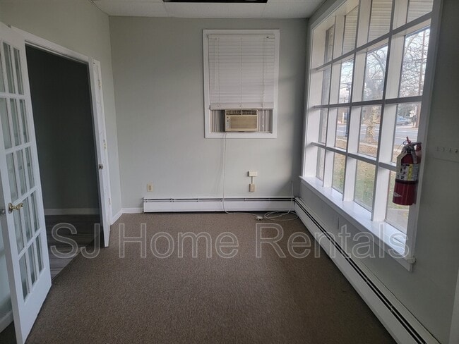 Photo - 317 E Broad St