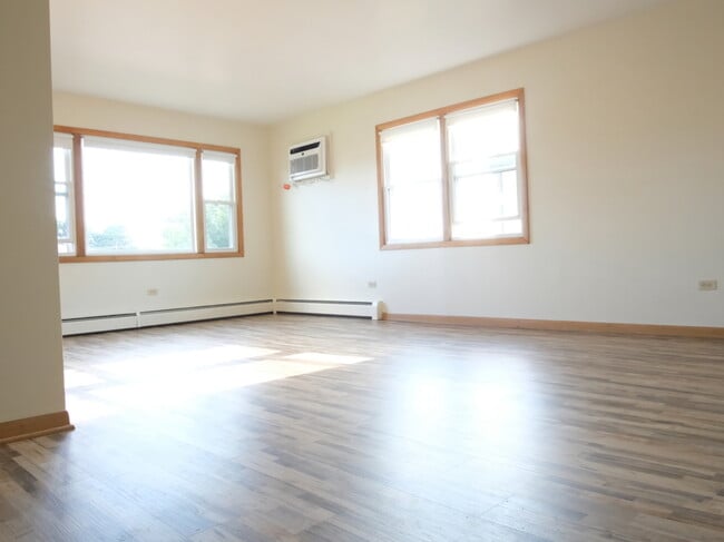 Photo - 8418 W Oak Ave Unidad 3