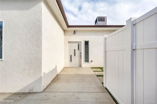 Photo - 3 br, 2 bath House - 7120 Quartz Ave