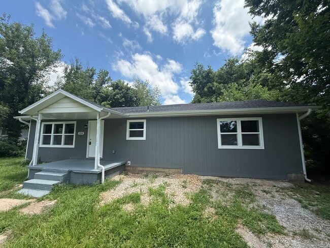 Photo - 3 Bed 2 Bath Springfield, MO