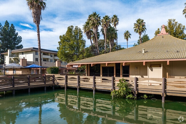 Palm Lake