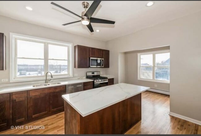 Photo - 1133 Beloit Ave