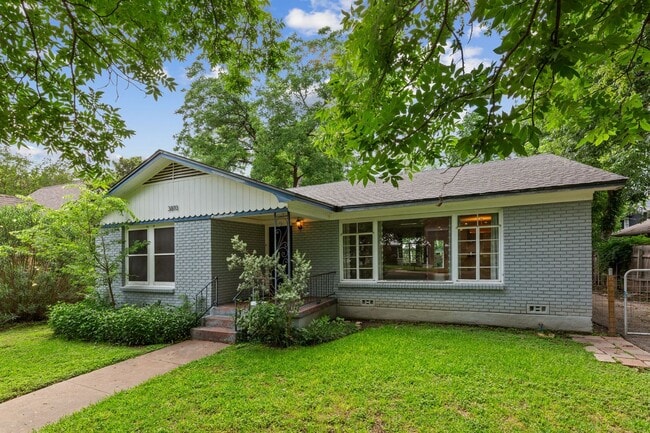 Photo - Nicely Updated 3/2 in Hyde Park