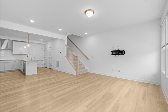 Photo - 1206 Coach Sta Aly