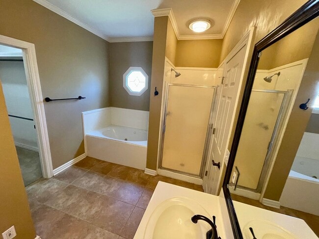 Photo - 3 Bed 2 Bath house in Madison