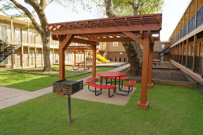 Marisol Villas Apartments