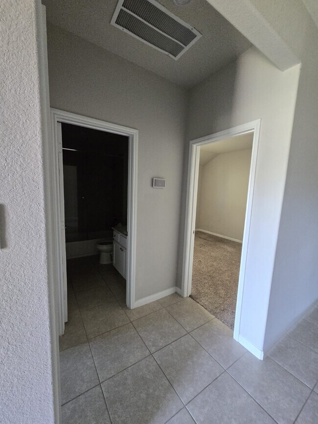 Building Photo - 2815 Dry Creek Dr Rental
