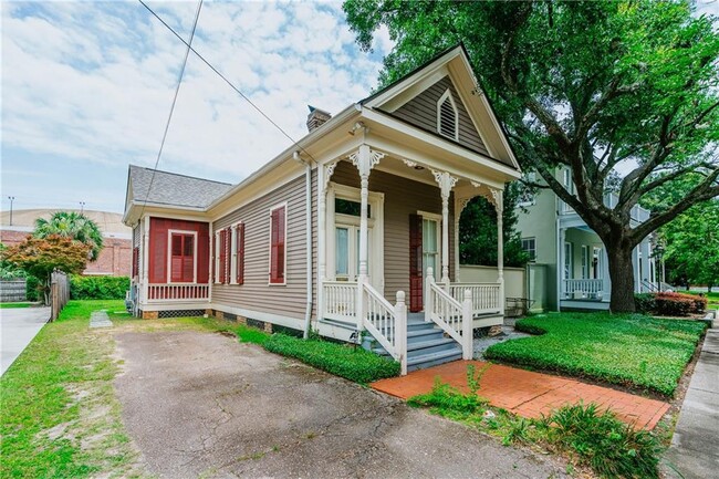 Photo - 209 S Cedar St