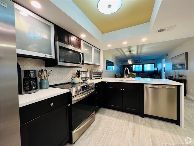 Building Photo - 10102 S Ocean Dr Unit 307A Rental
